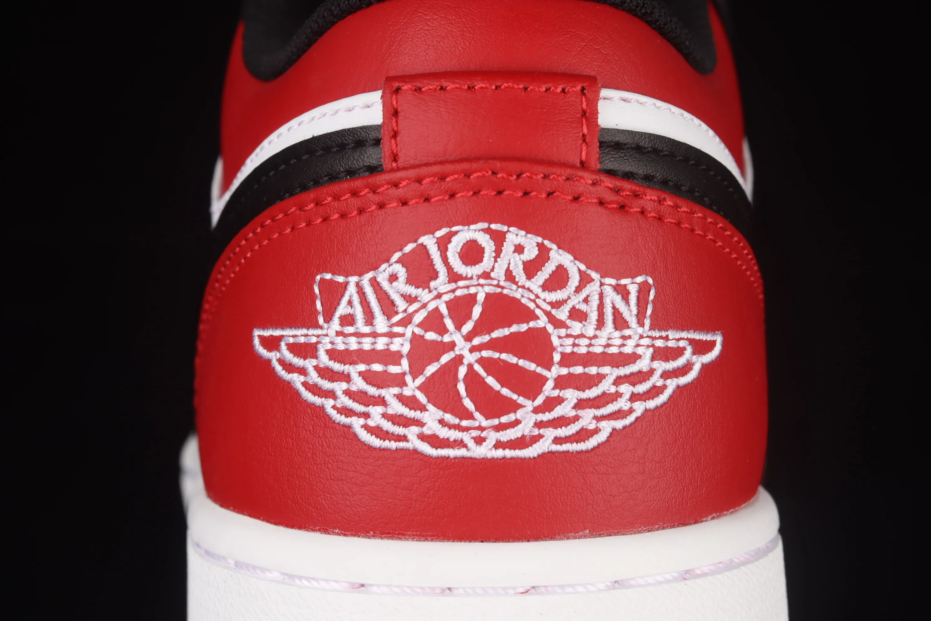 All categories Air Jordan Jordan series basketball shoes Air Jordan 1 Low G version pure original Air Jordan 1 Low AJ1 Joe 1 black red toe low-top cultural basketball shoes 553558-612